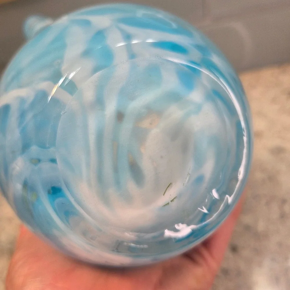 Hand Blown Blue White Swirl‎ Art Glass Handkerchief Vase Ruffled Star Rim 6.5